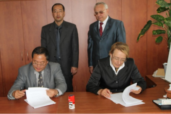 黑龙江省科学院石油化学研究院与白俄罗斯国立大学再签联合研发合同